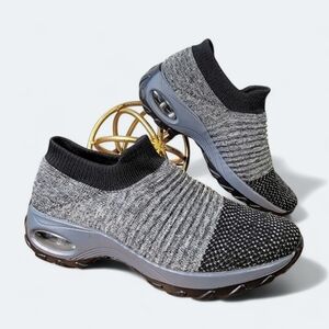 Hyper Black Heather Gray Comfy Memory Foam Slip On Sneakers Size 9